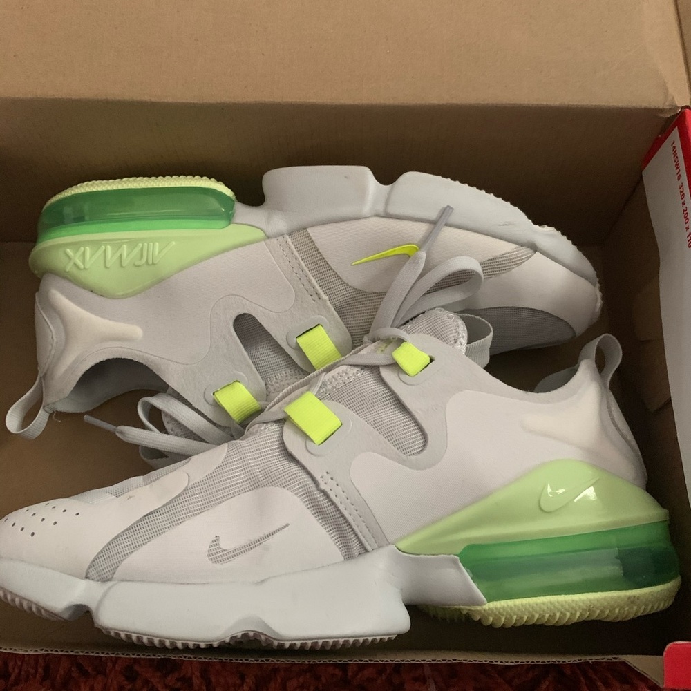 Women’s air max infinity